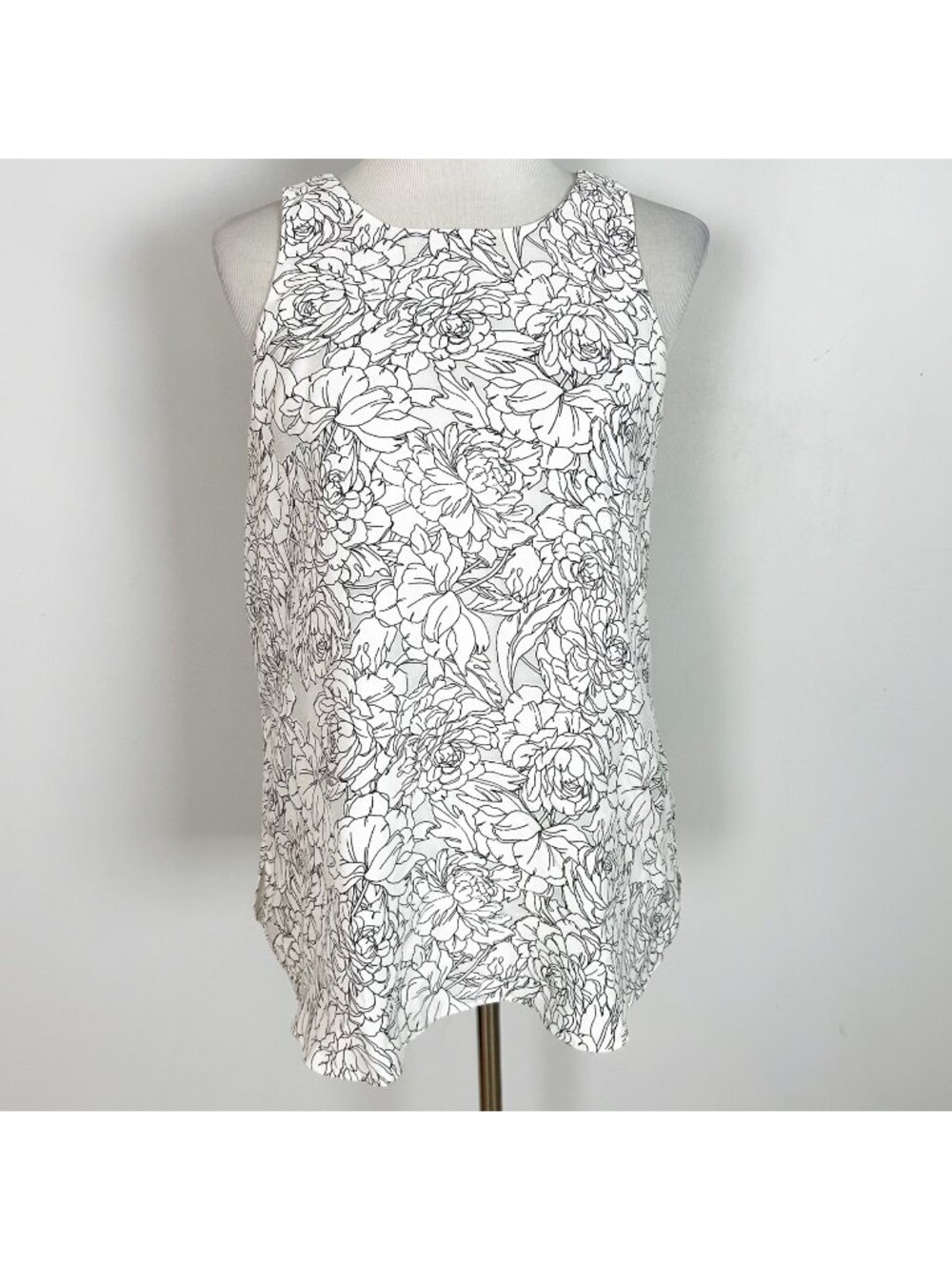 Banana Republic Black & White Floral Swing Tank Top Classic Summer Size Medium